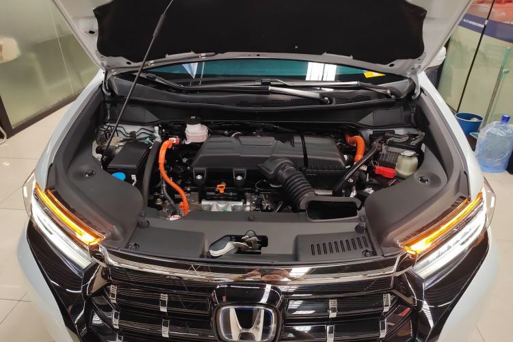 Used Honda Elysion 2024 2.0L eHEV Luxury Edition Engine Bay