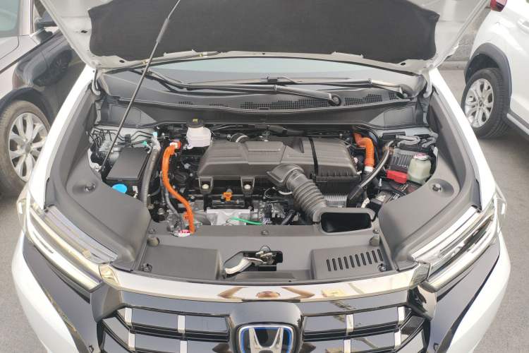 Used Honda Elysion 2024 2.0L eHEV Luxury Edition Engine Bay