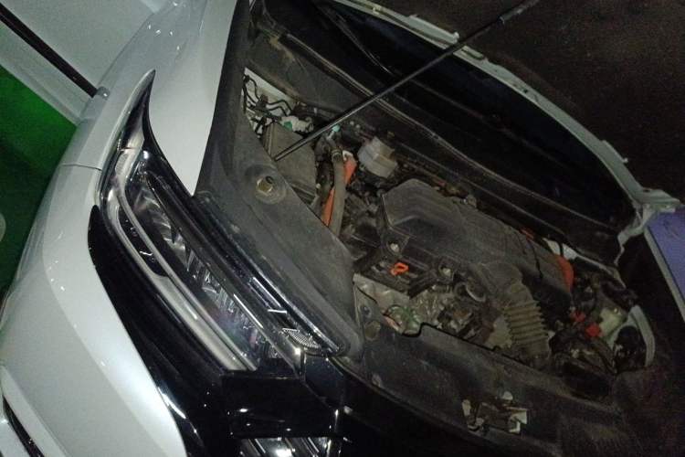 Used Honda Elysion 2024 2.0L eHEV Luxury Edition Engine Bay Right