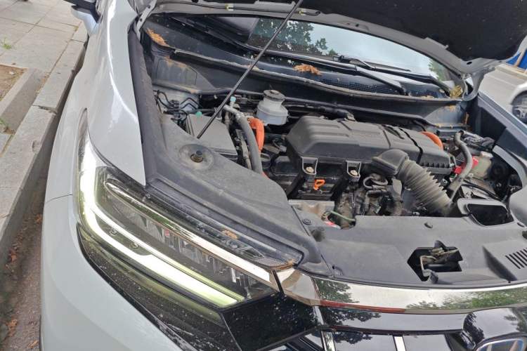 Used Honda Elysion 2024 2.0L eHEV Luxury Edition Engine Bay Right