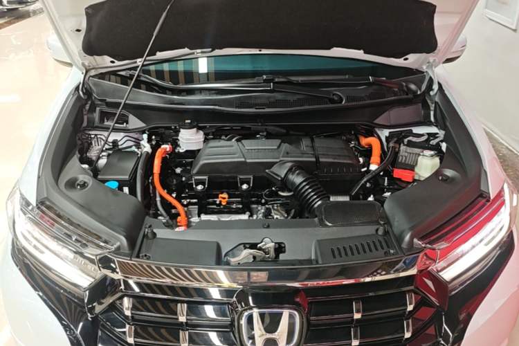 Used Honda Elysion 2024 2.0L eHEV Luxury Edition Engine Bay