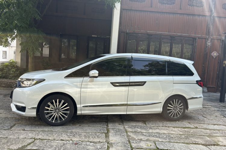 Used Honda Elysion 2024 2.0L eHEV Luxury Edition Exterior 1
