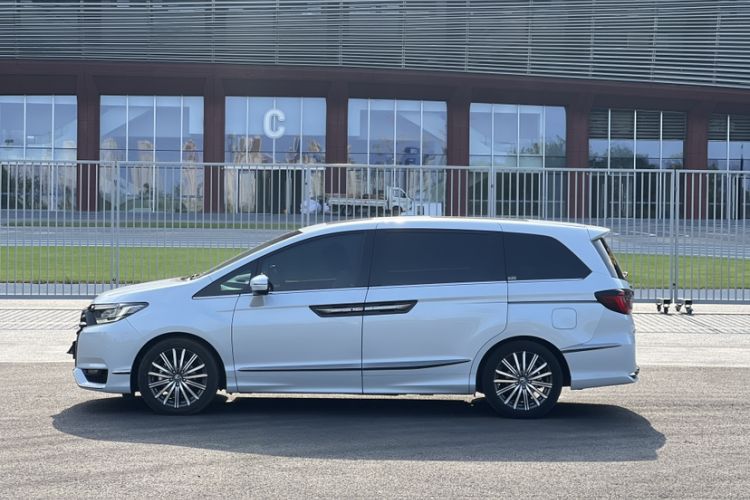 Used Honda Elysion 2024 2.0L eHEV Luxury Edition Exterior 15