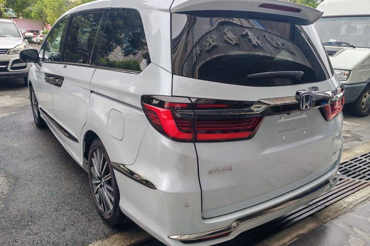 Used Honda Elysion 2024 2.0L eHEV Luxury Edition Exterior 2