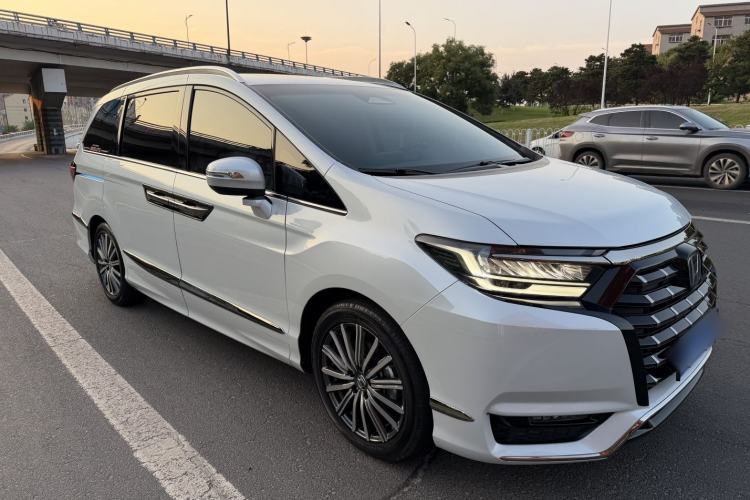 Used Honda Elysion 2024 2.0L eHEV Luxury Edition Exterior 2