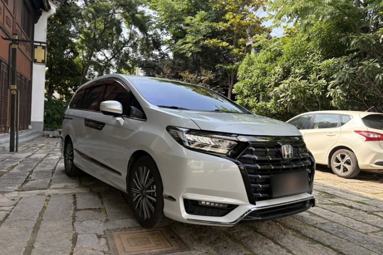 Used Honda Elysion 2024 2.0L eHEV Luxury Edition Exterior 2