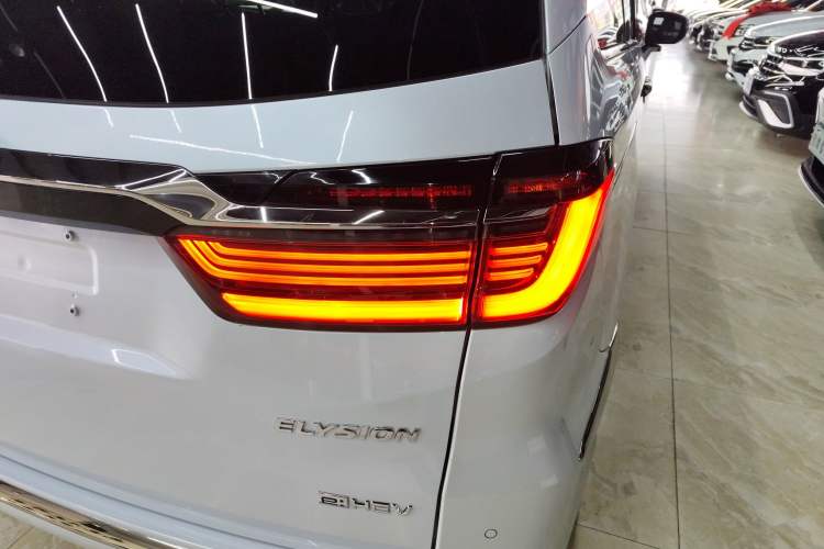 Used Honda Elysion 2024 2.0L eHEV Luxury Edition Exterior 2