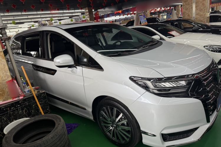 Used Honda Elysion 2024 2.0L eHEV Luxury Edition Exterior 2