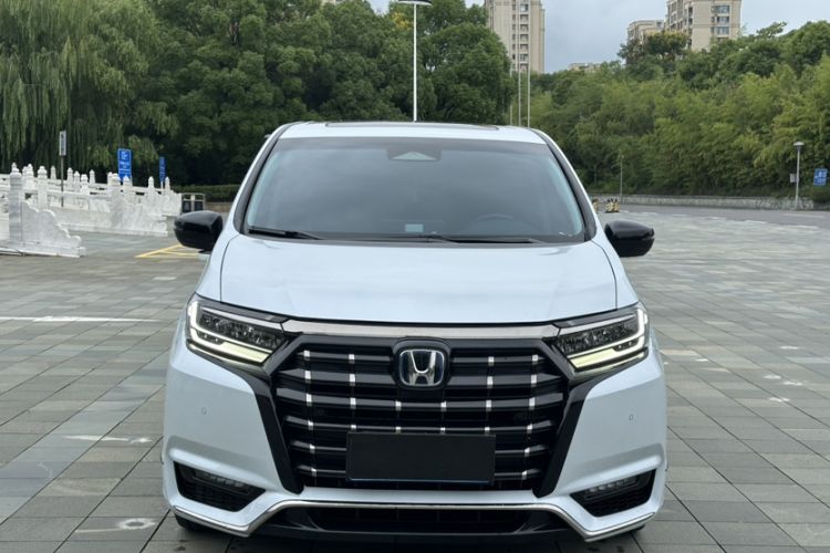 Used Honda Elysion 2024 2.0L eHEV Luxury Edition Exterior 3