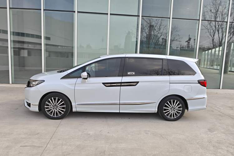 Used Honda Elysion 2024 2.0L eHEV Luxury Edition Exterior 3