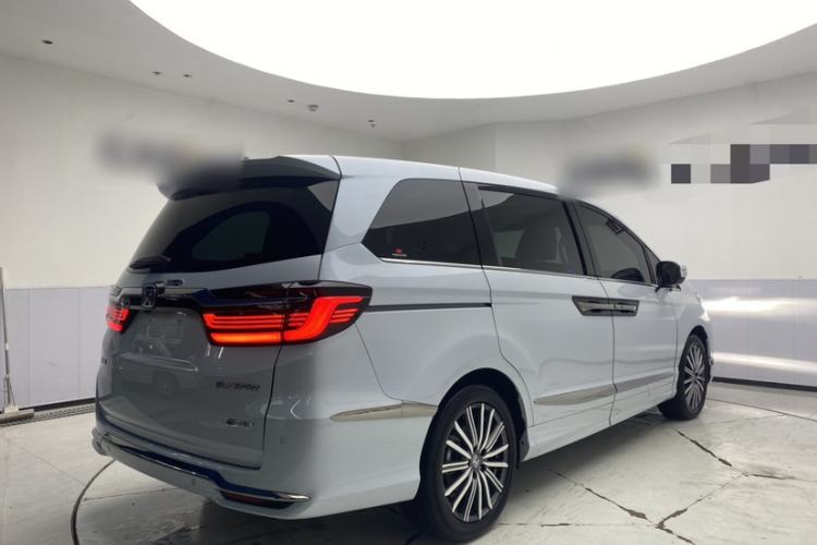 Used Honda Elysion 2024 2.0L eHEV Classic Edition Exterior 3