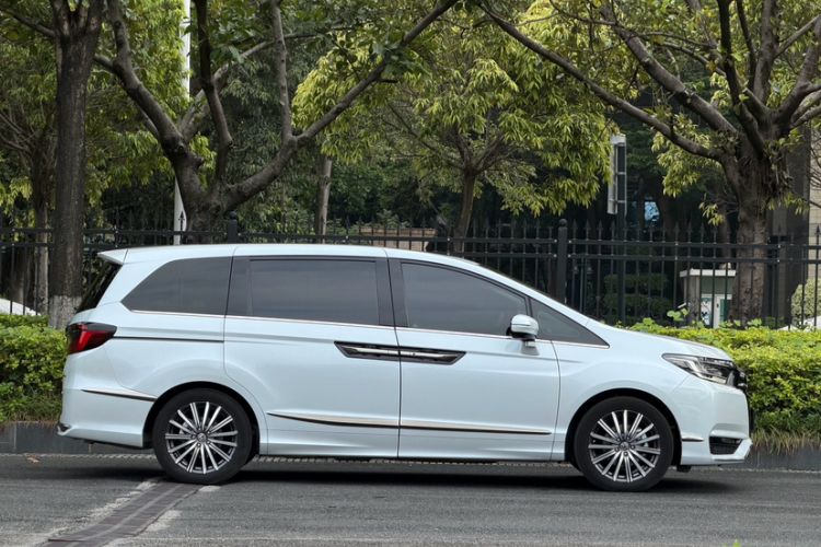 Used Honda Elysion 2024 2.0L eHEV Luxury Edition Exterior 3