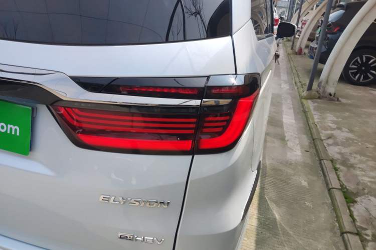 Used Honda Elysion 2024 2.0L eHEV Luxury Edition Exterior 3