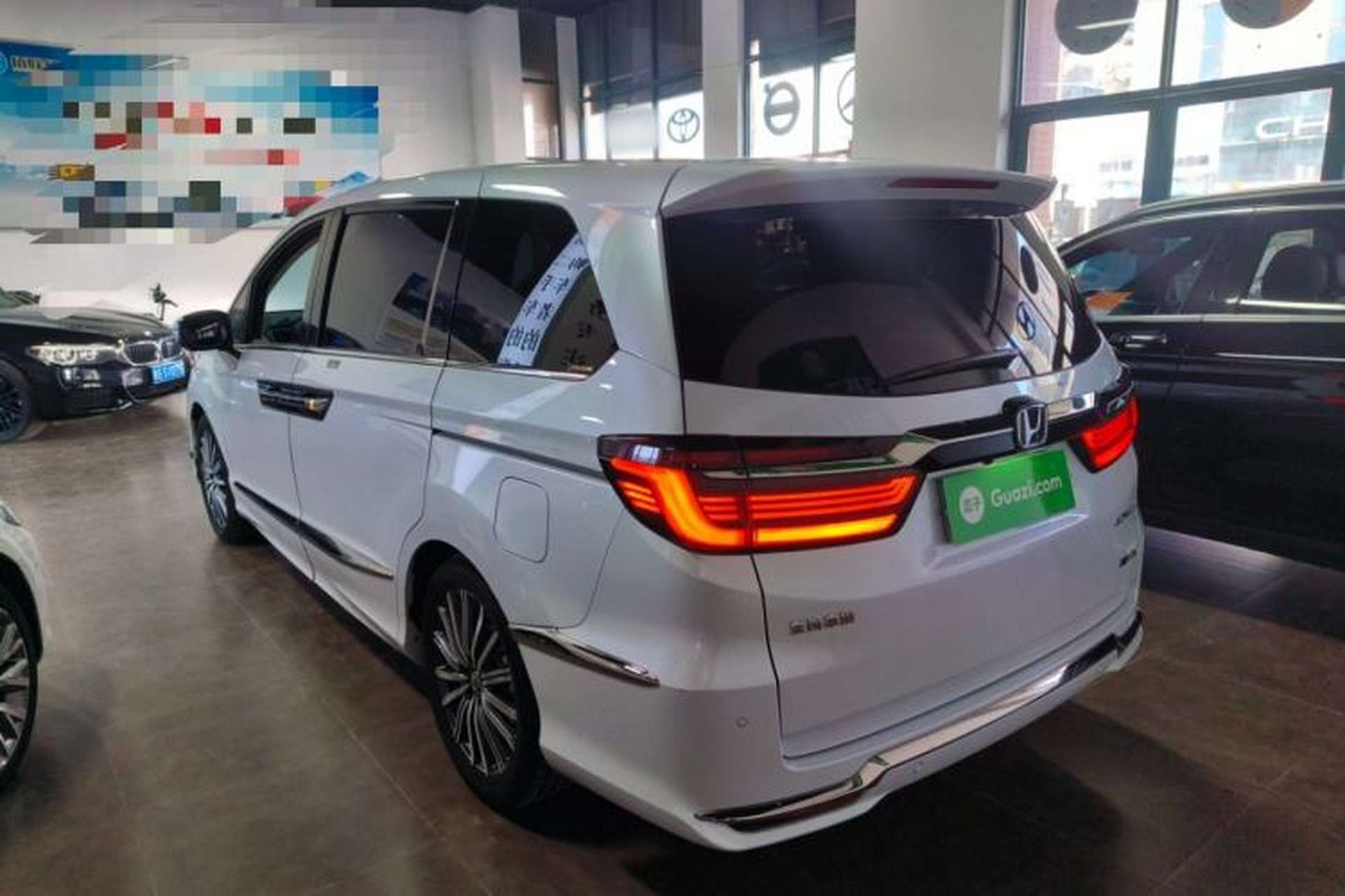 Used Honda Elysion 2024 2.0L eHEV Luxury Edition Exterior 3