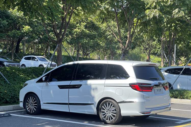Used Honda Elysion 2024 2.0L eHEV Luxury Edition Exterior 5
