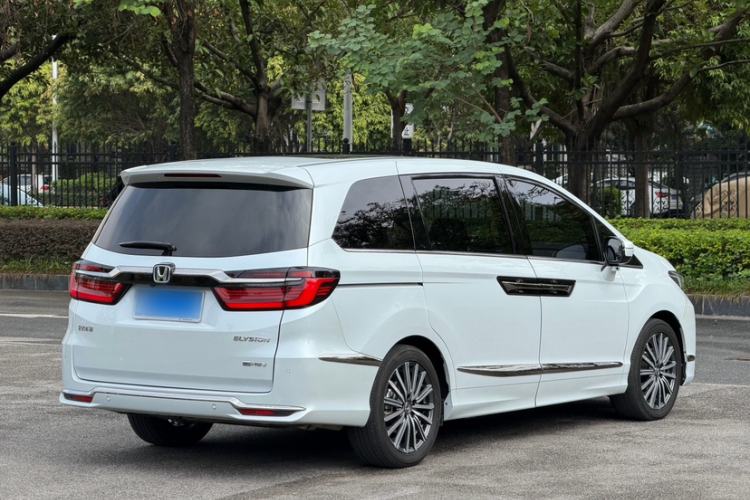 Used Honda Elysion 2024 2.0L eHEV Luxury Edition Exterior 5