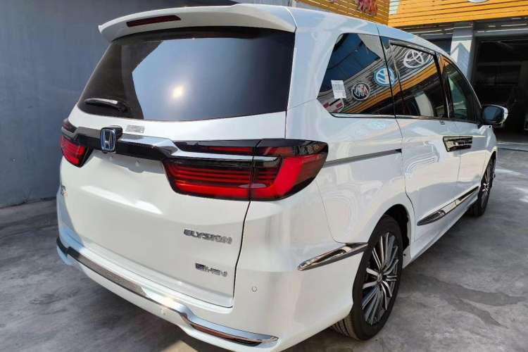 Used Honda Elysion 2024 2.0L eHEV Luxury Edition Exterior 5
