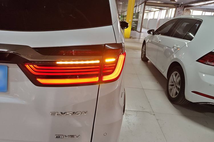 Used Honda Elysion 2024 2.0L eHEV Luxury Edition Exterior 6