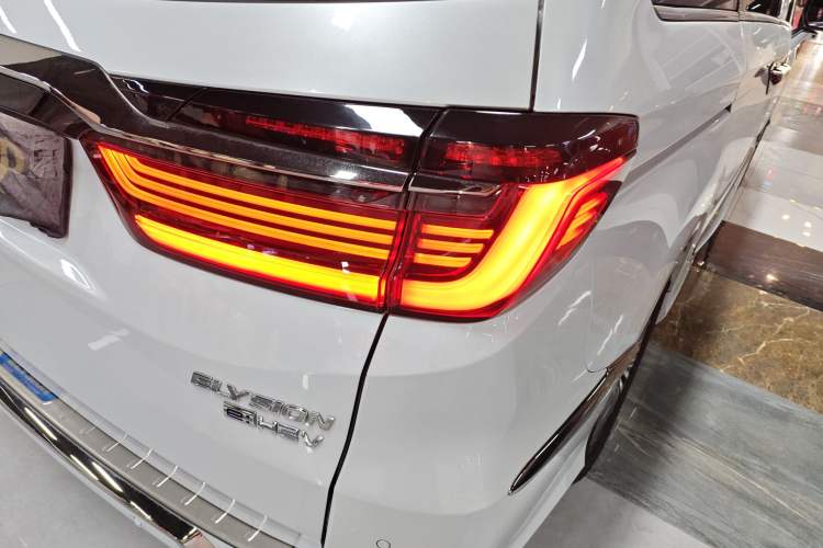 Used Honda Elysion 2024 2.0L eHEV Luxury Edition Exterior 6