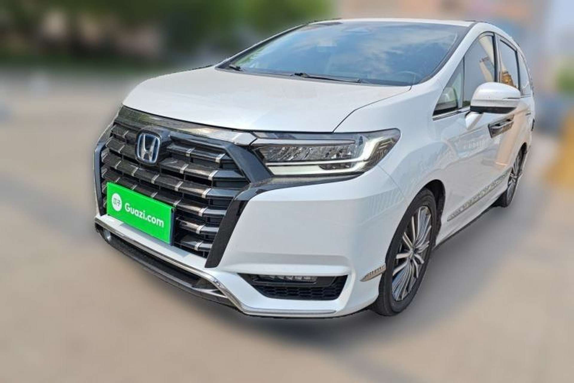 Used Honda Elysion 2024 2.0L eHEV Luxury Edition Front Left 45 Deg