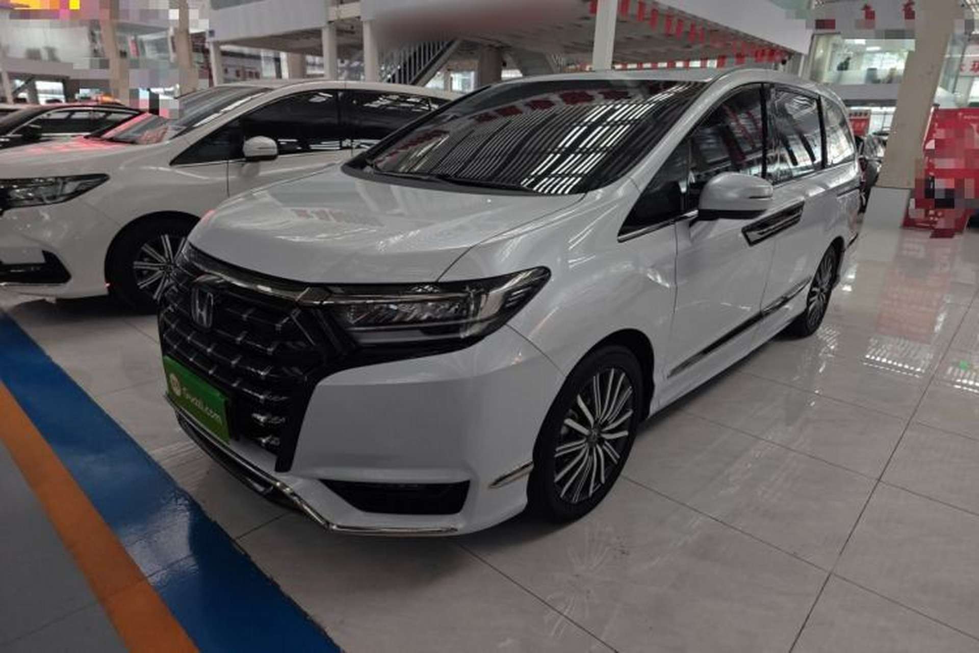 Used Honda Elysion 2024 2.0L eHEV Luxury Edition Front Left 45 Deg