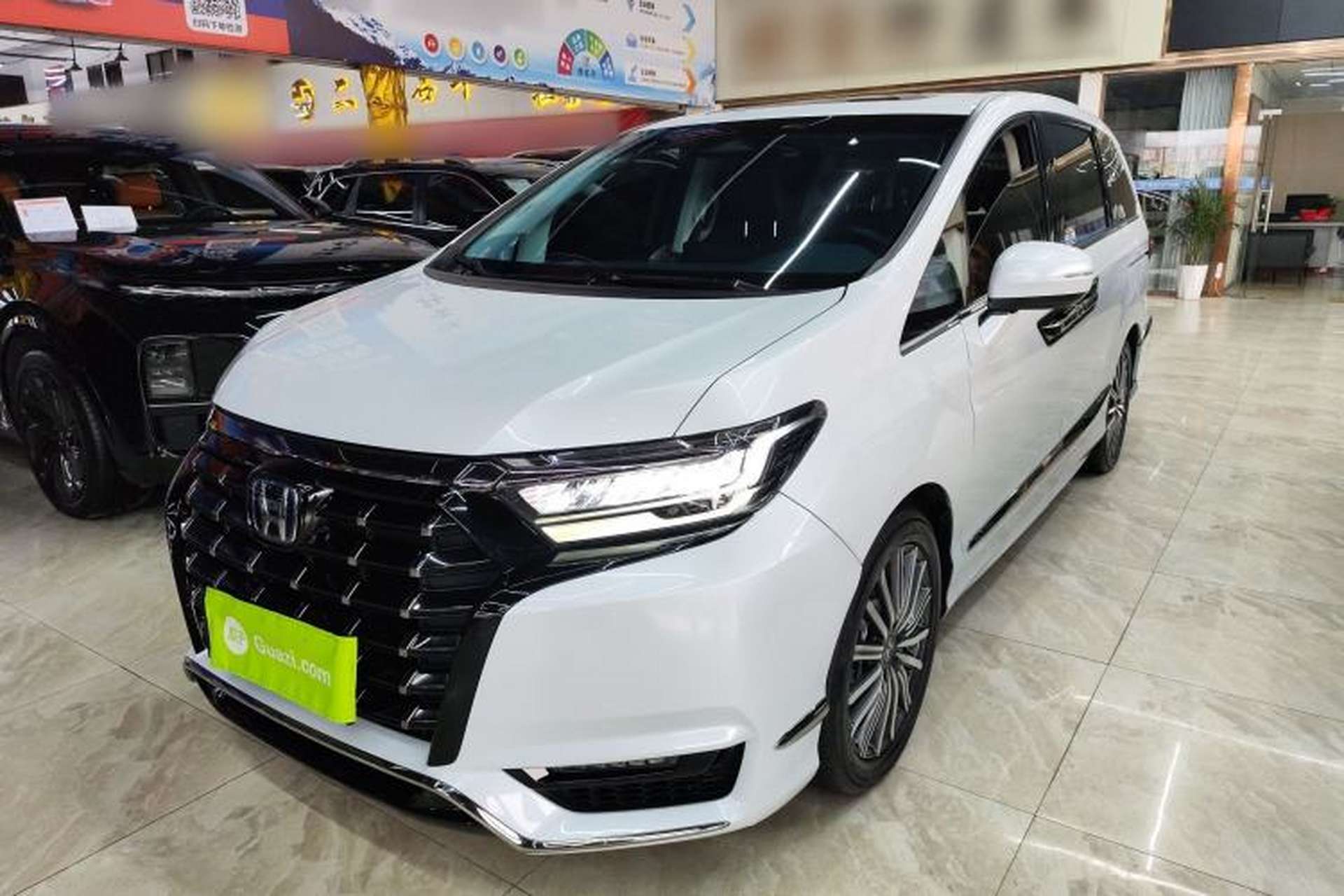 Used Honda Elysion 2024 2.0L eHEV Luxury Edition Front Left 45 Deg