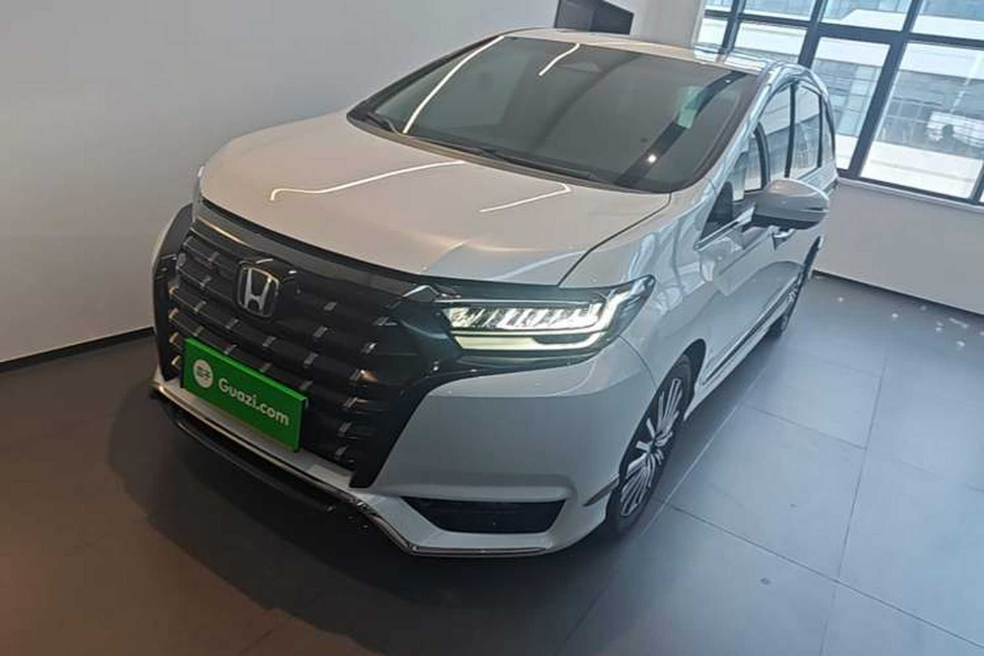 Used Honda Elysion 2024 2.0L eHEV Luxury Edition Front Left 45 Deg