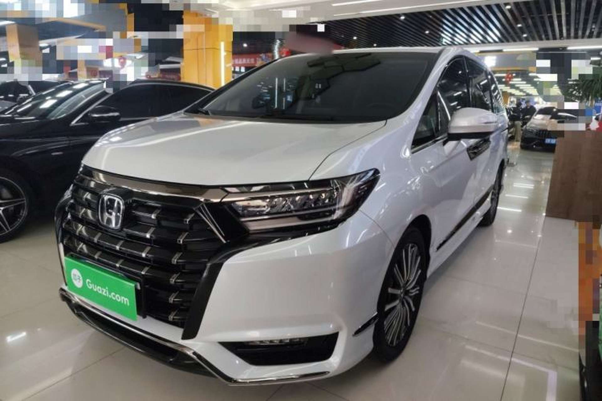 Used Honda Elysion 2024 2.0L eHEV Luxury Edition Front Left 45 Deg