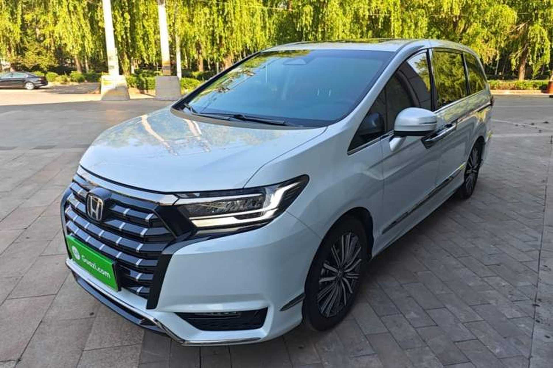 Used Honda Elysion 2024 2.0L eHEV Luxury Edition Front Left 45 Deg