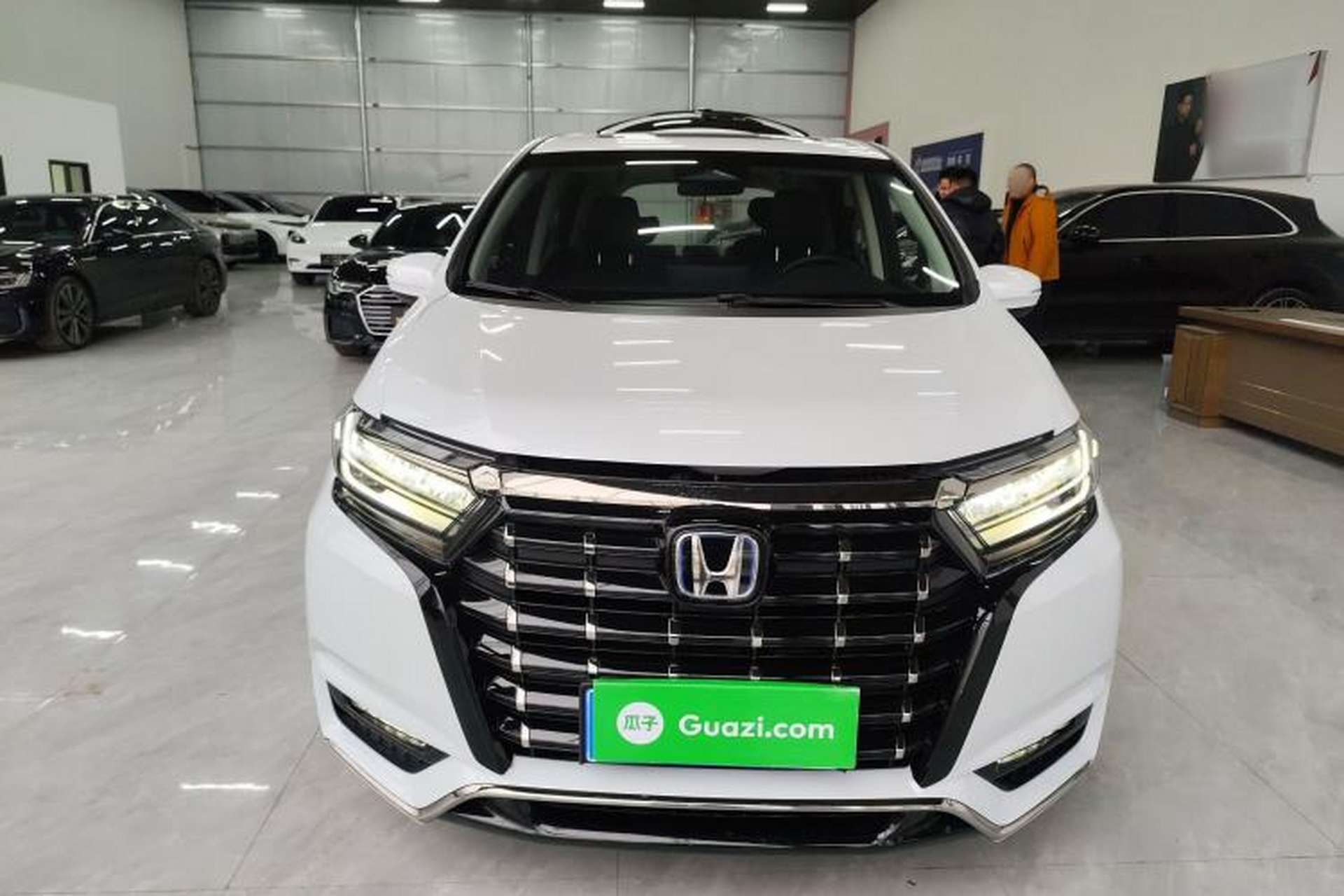 Used Honda Elysion 2024 2.0L eHEV Luxury Edition Front
