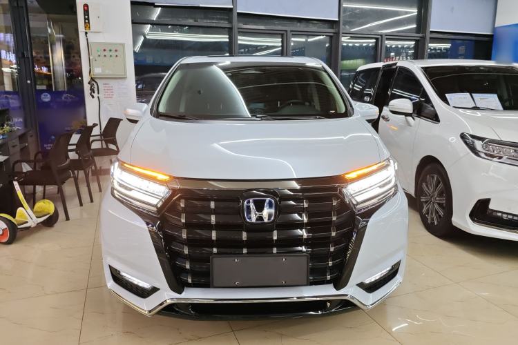 Used Honda Elysion 2024 2.0L eHEV Luxury Edition Front
