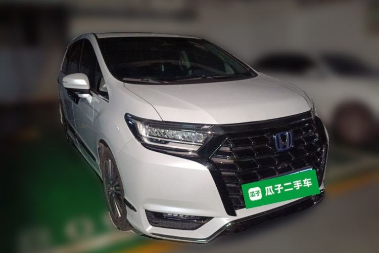 Used Honda Elysion 2024 2.0L eHEV Luxury Edition Front Right 45 Deg