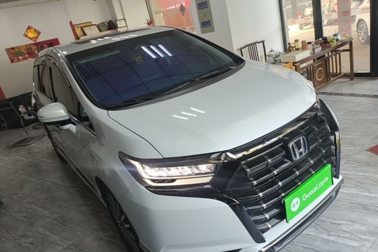 Used Honda Elysion 2024 2.0L eHEV Luxury Edition Front Right 45 Deg