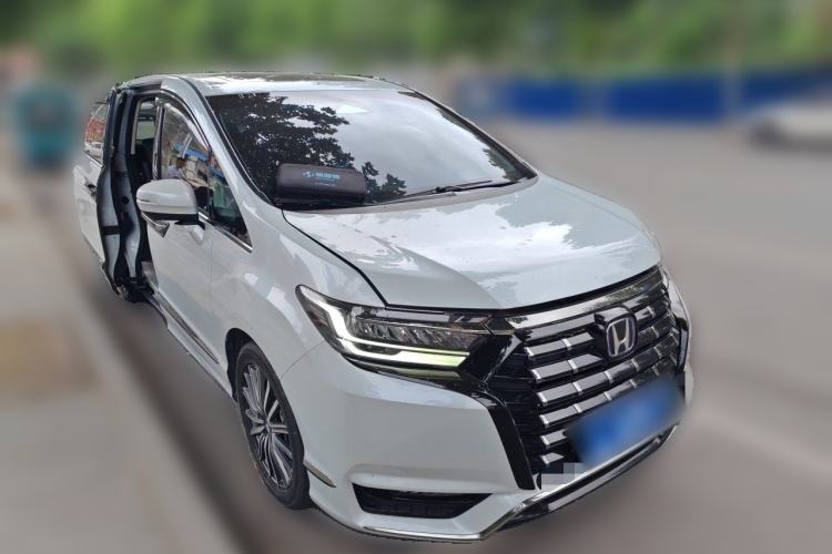 Used Honda Elysion 2024 2.0L eHEV Luxury Edition Front Right 45 Deg