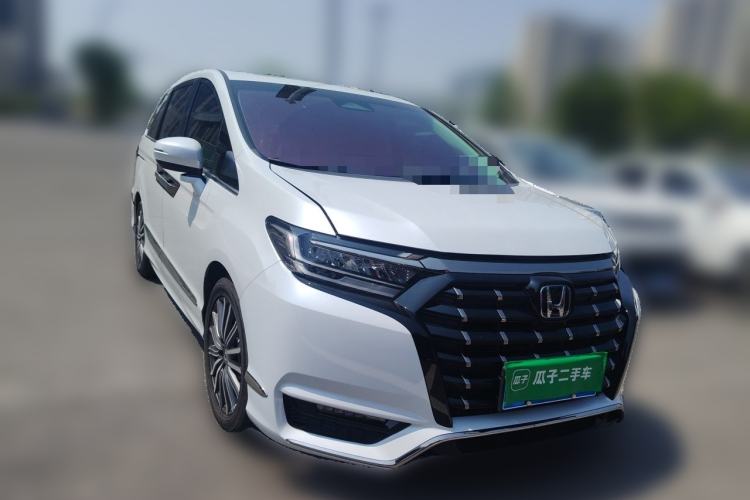 Used Honda Elysion 2024 2.0L eHEV Luxury Edition Front Right 45 Deg