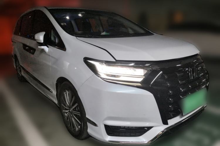 Used Honda Elysion 2024 2.0L eHEV Luxury Edition Front Right 45 Deg