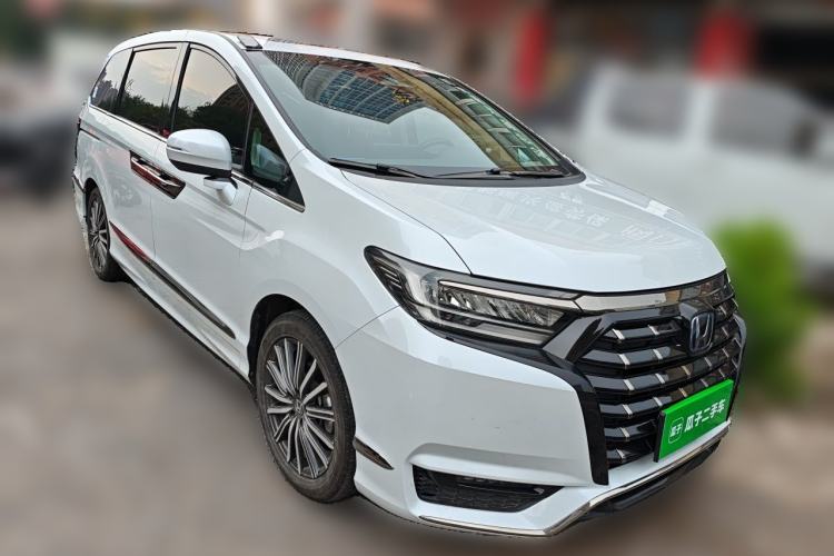 Used Honda Elysion 2024 2.0L eHEV Luxury Edition Front Right 45 Deg
