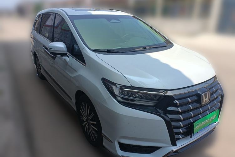 Used Honda Elysion 2024 2.0L eHEV Luxury Edition Front Right 45 Deg