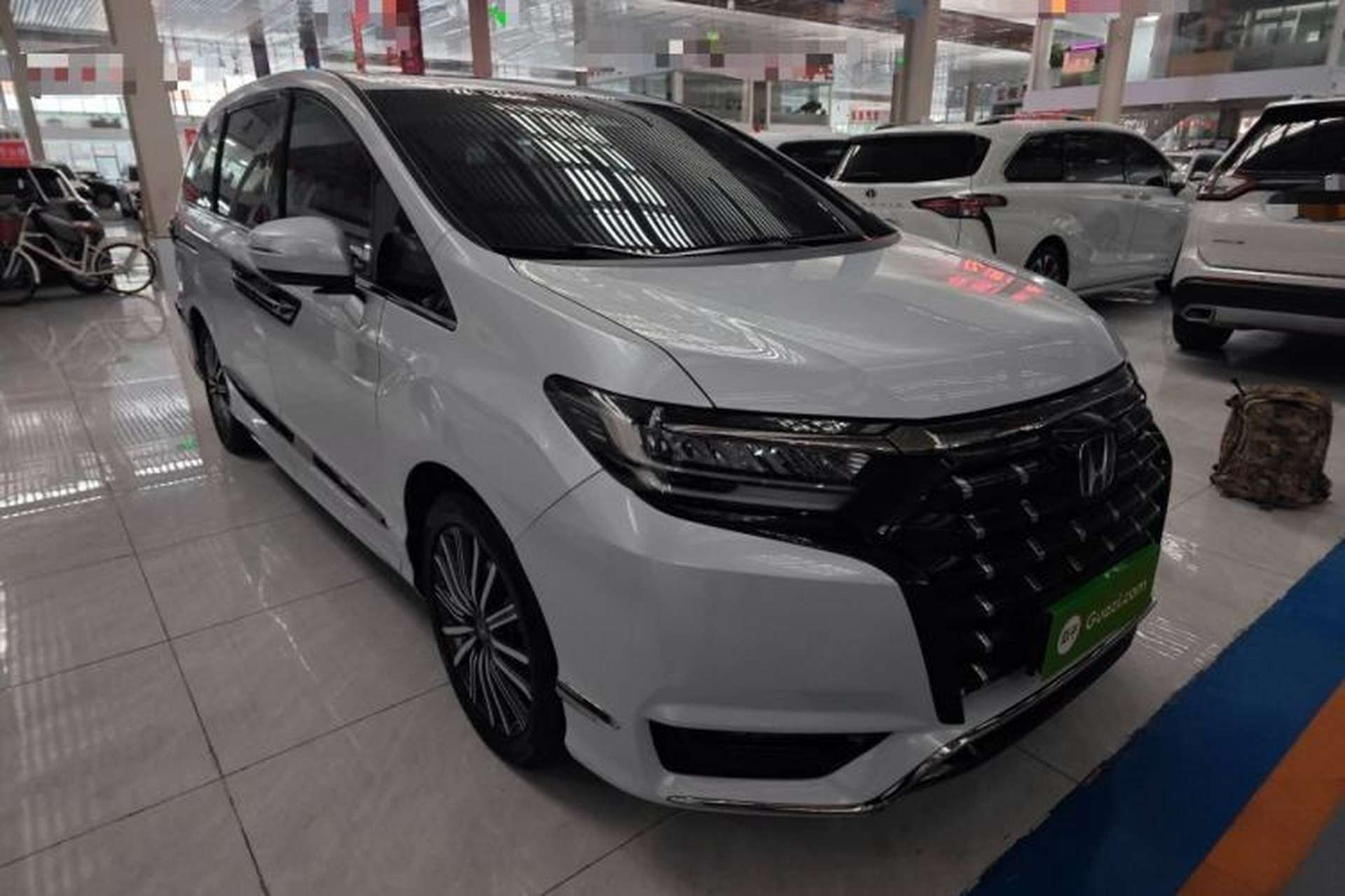 Used Honda Elysion 2024 2.0L eHEV Luxury Edition Front Right 45 Deg