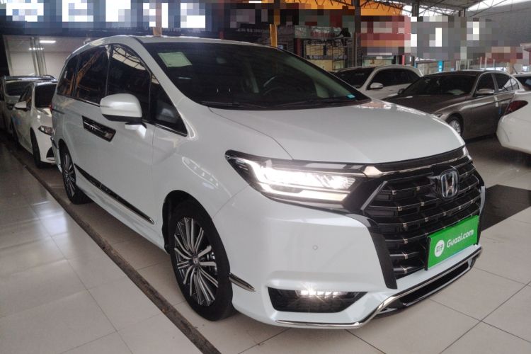 Used Honda Elysion 2024 2.0L eHEV Ultimate Edition Front Right 45 Deg