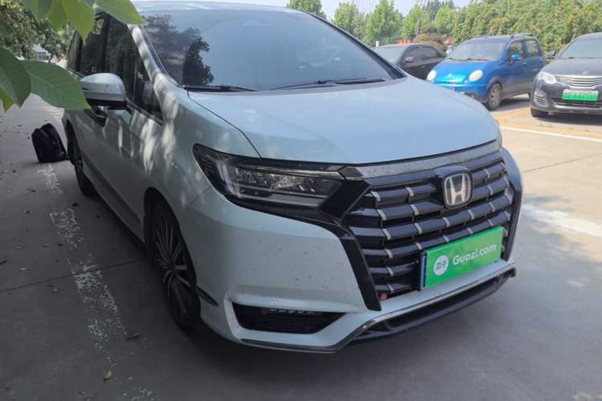 Used Honda Elysion 2024 2.0L eHEV Luxury Edition Front Right 45 Deg