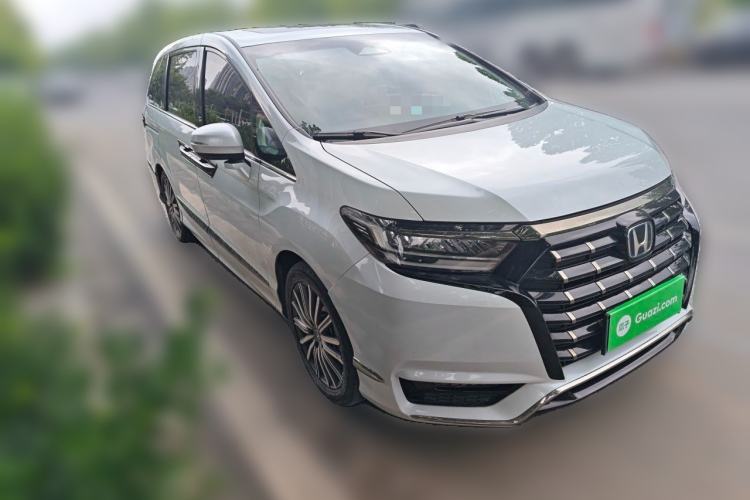 Used Honda Elysion 2024 2.0L eHEV Luxury Edition Front Right 45 Deg
