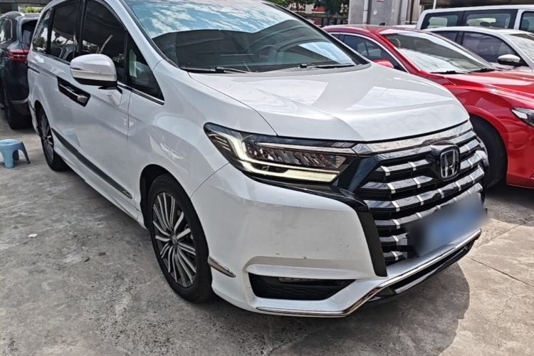 Used Honda Elysion 2024 2.0L eHEV Luxury Edition Front Right 45 Deg