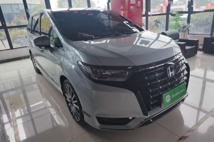 Used Honda Elysion 2024 2.0L eHEV Luxury Edition Front Right 45 Deg