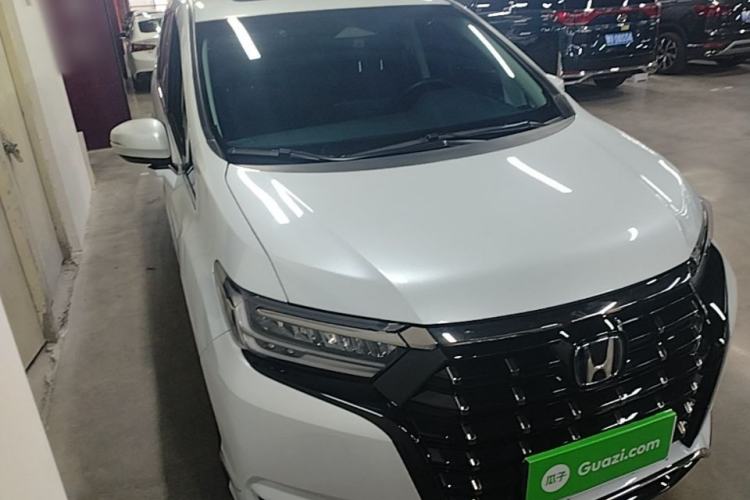 Used Honda Elysion 2024 2.0L eHEV Luxury Edition Front Right 45 Deg