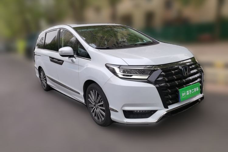 Used Honda Elysion 2024 2.0L eHEV Luxury Edition Front Right 45 Deg