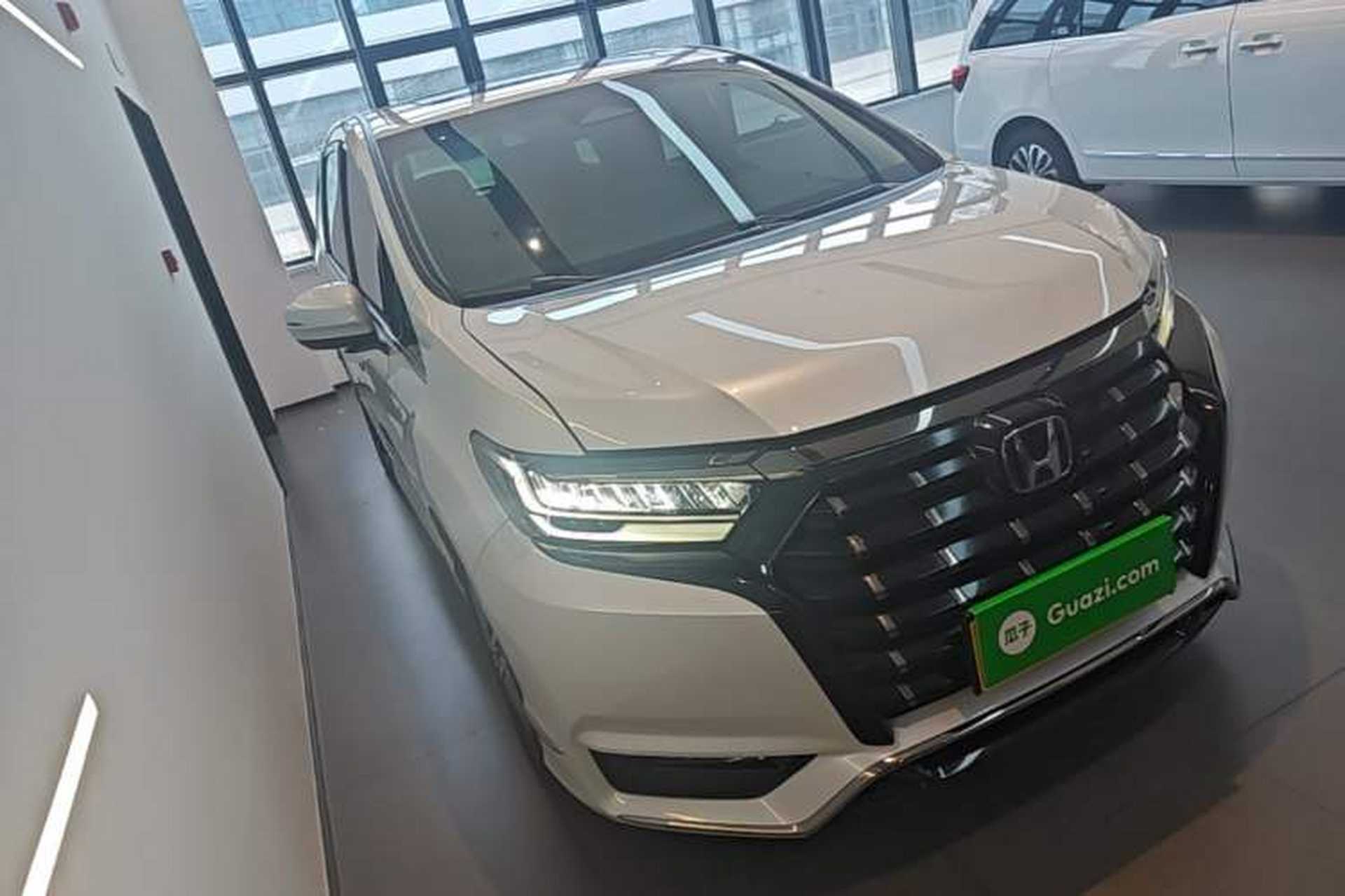 Used Honda Elysion 2024 2.0L eHEV Luxury Edition Front Right 45 Deg