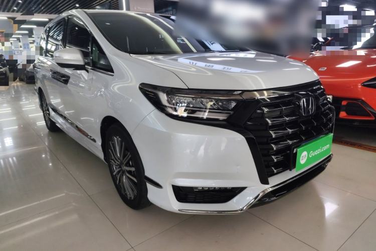 Used Honda Elysion 2024 2.0L eHEV Luxury Edition Front Right 45 Deg