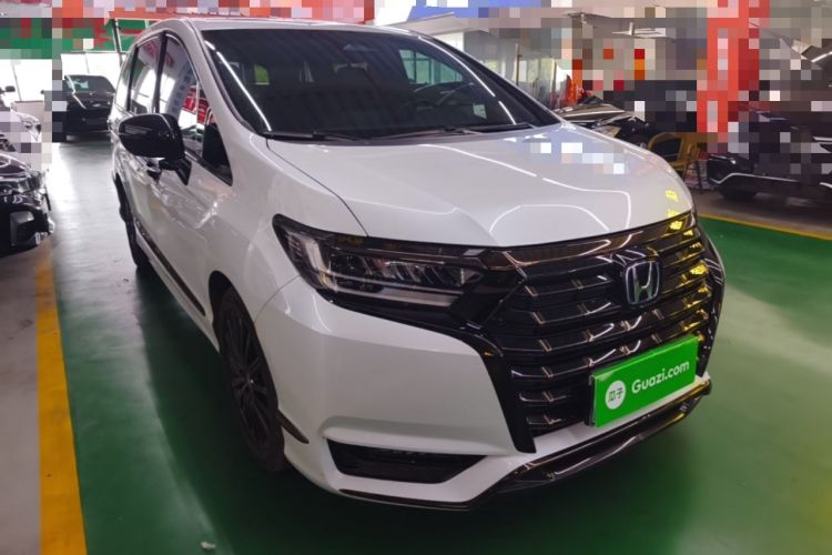 Used Honda Elysion 2024 2.0L eHEV Luxury Edition Front Right 45 Deg