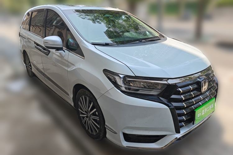 Used Honda Elysion 2024 2.0L eHEV Luxury Edition Front Right 45 Deg